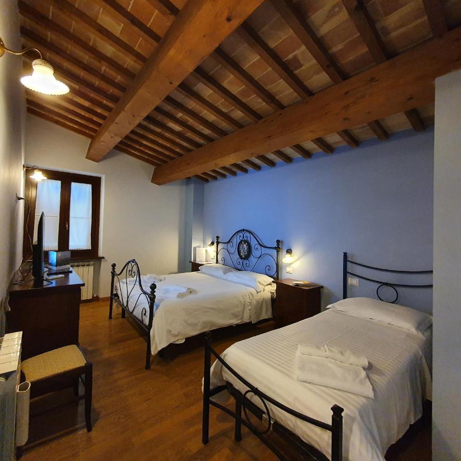 Pietra Maula Agriturismo Castelraimondo ภายนอก รูปภาพ