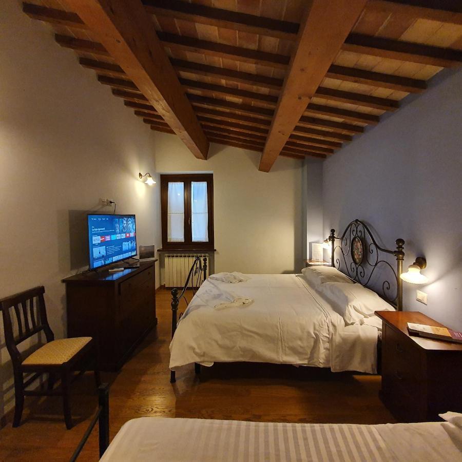 Pietra Maula Agriturismo Castelraimondo ภายนอก รูปภาพ