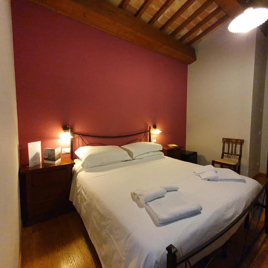 Pietra Maula Agriturismo Castelraimondo ภายนอก รูปภาพ