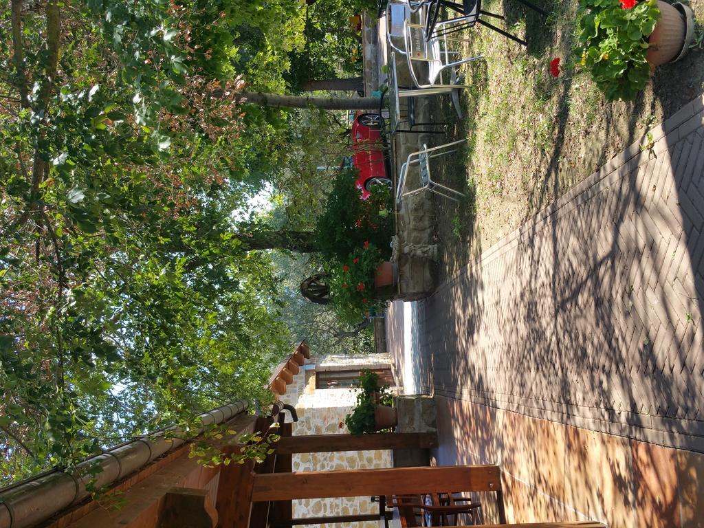 Pietra Maula Agriturismo Castelraimondo ภายนอก รูปภาพ