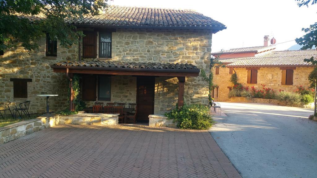 Pietra Maula Agriturismo Castelraimondo ภายนอก รูปภาพ