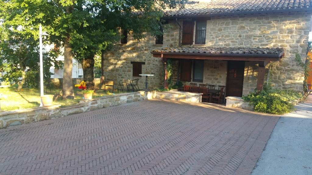 Pietra Maula Agriturismo Castelraimondo ภายนอก รูปภาพ